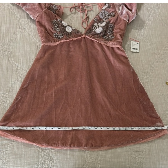 Elegant Floral Embroidered Velvet Dress - Picture 9 of 9